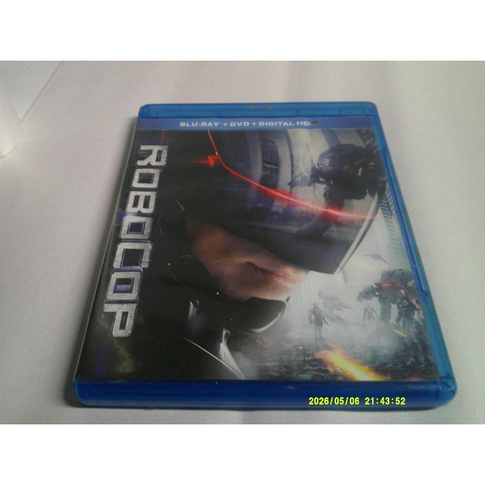 RoboCop (2014) Blu-ray + DVD + Digital HD - Joel Kinnaman, Gary Oldman - PG-13